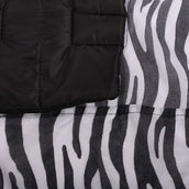 RugBe by Covalliero Fliegendecke mit Halsteil Zebra RugBe by Covalliero Fliegendecke mit Halsteil Zebra