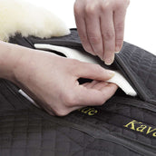 Kavalkade Unterleger mit Lammfell und Inlays Schwarz/Beige Kavalkade Unterleger mit Lammfell und Inlays Schwarz/Beige