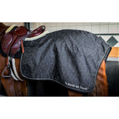 Back on Track Ausreitdecke OUTTRAKK Reflektierend Schwarz Back on Track Ausreitdecke OUTTRAKK Reflektierend Schwarz