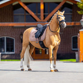 Equestrian Stockholm Schabracke Modern Dressur Midsummer Blush Equestrian Stockholm Schabracke Modern Dressur Midsummer Blush