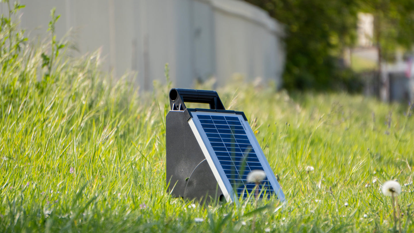 Solartechnik auf der Weide - Ako SunPower S800