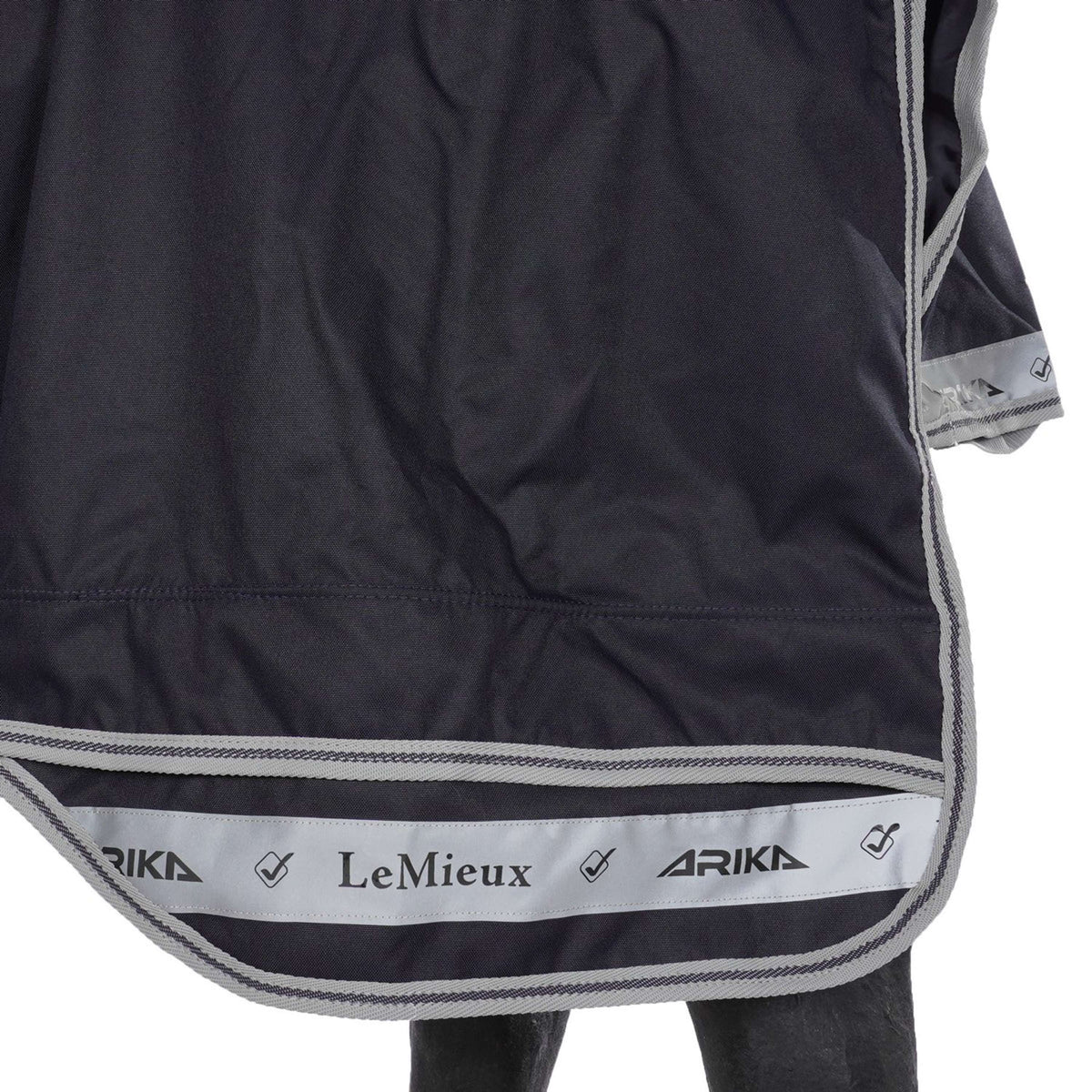 LeMieux Decke Arika Featherweight Turnout 0g Navy