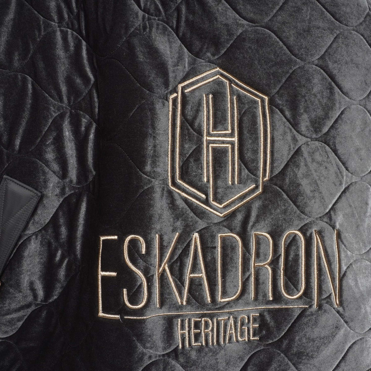 Eskadron Abschwitzdecke Heritage Velvet Shetty Basalt