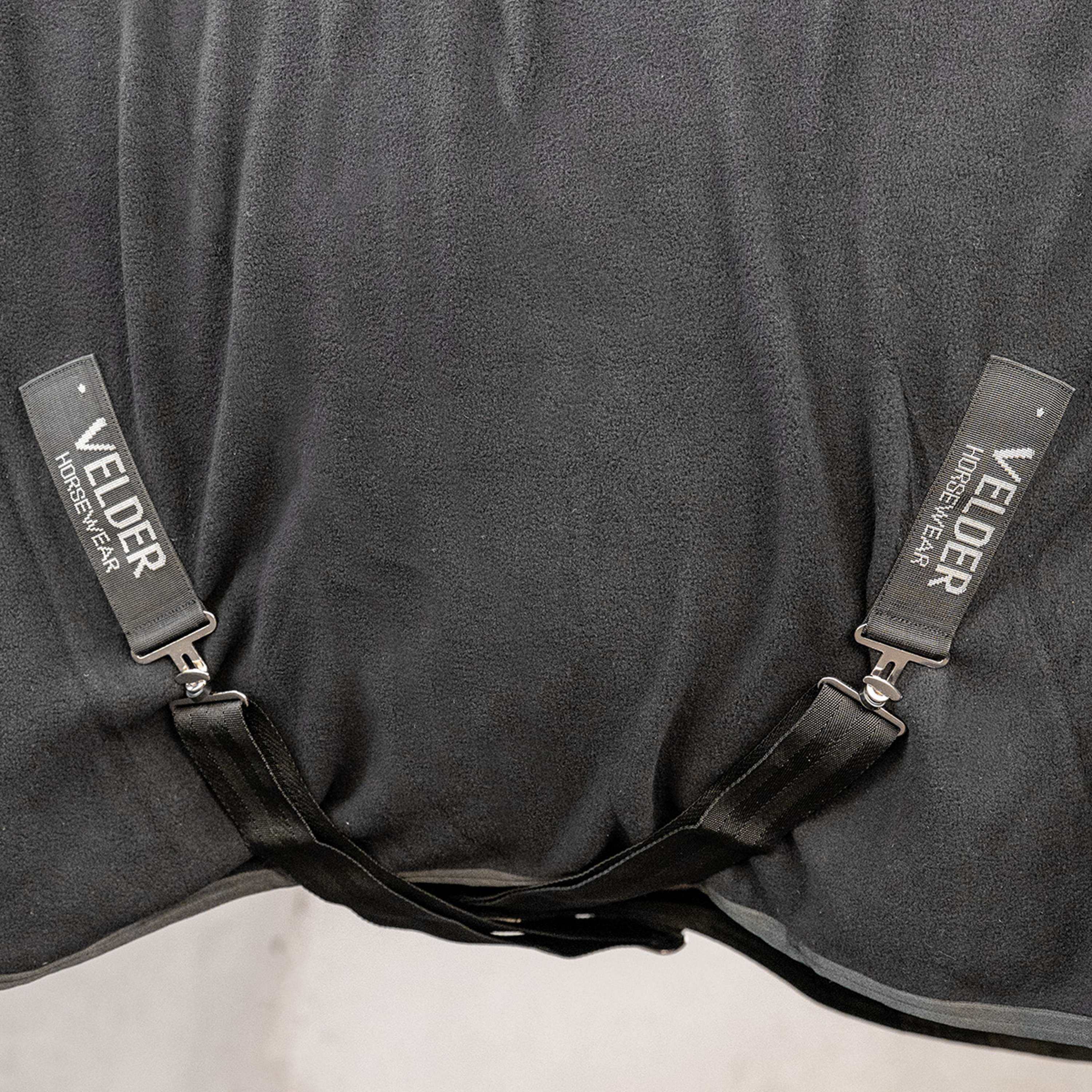 Velder Horsewear Essentials Fleecedecke Comfy mit Halsteil Schwarz