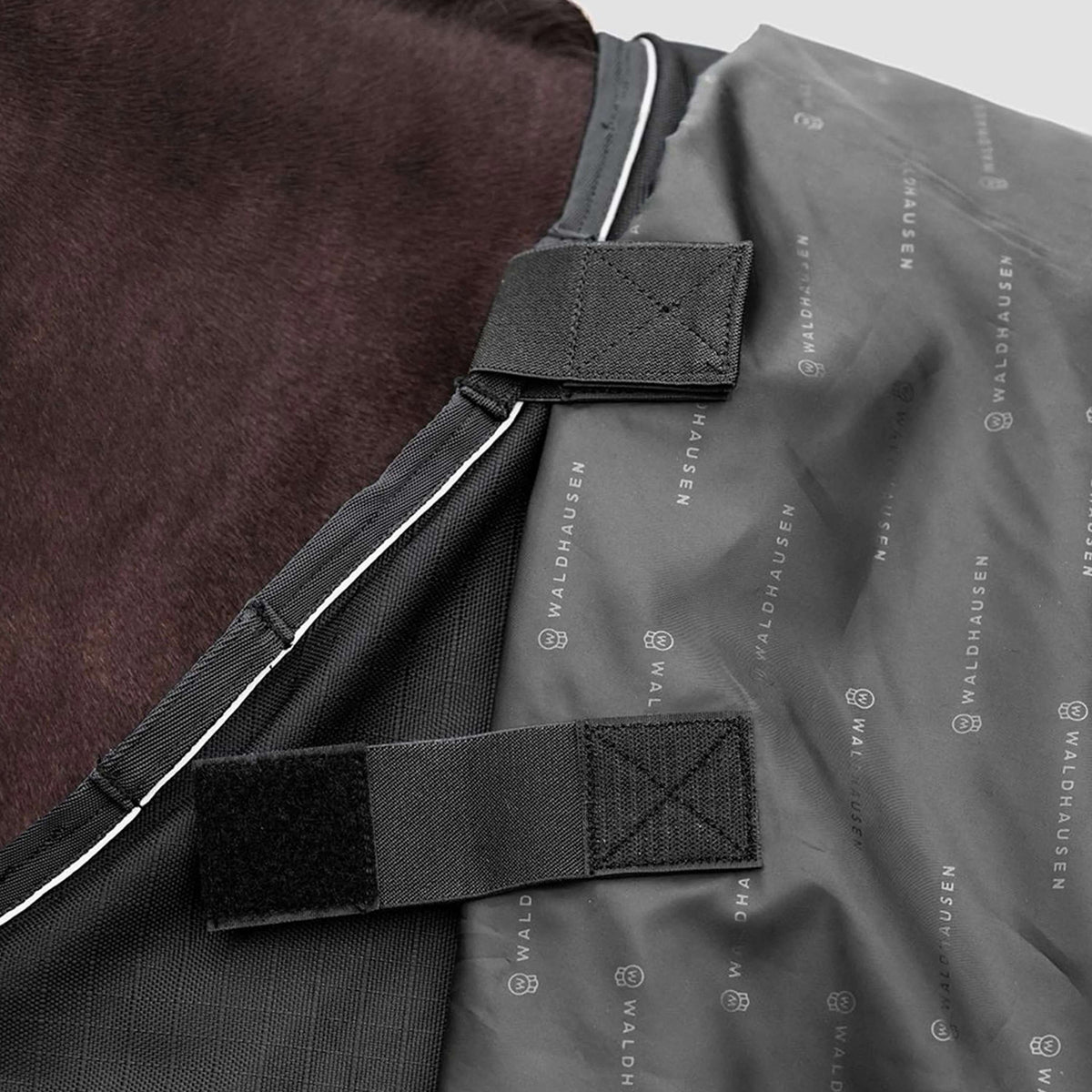 Waldhausen Outdoordecke Scandic Multi-Layer 100/250g Schwarz