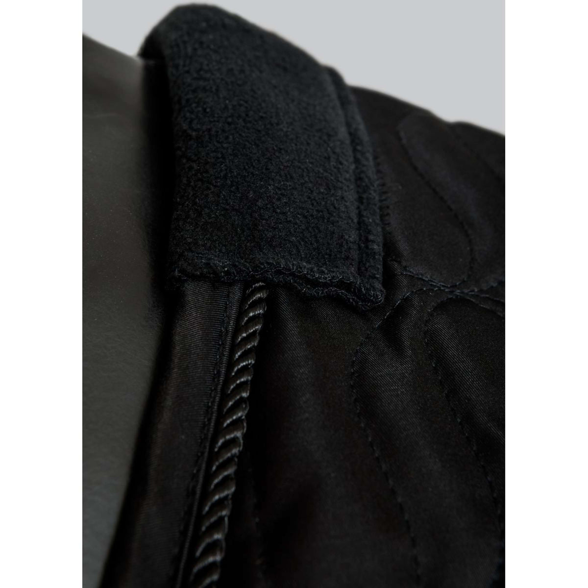 Back on Track Abschwitzdecke Deep Nights Fleece Schwarz