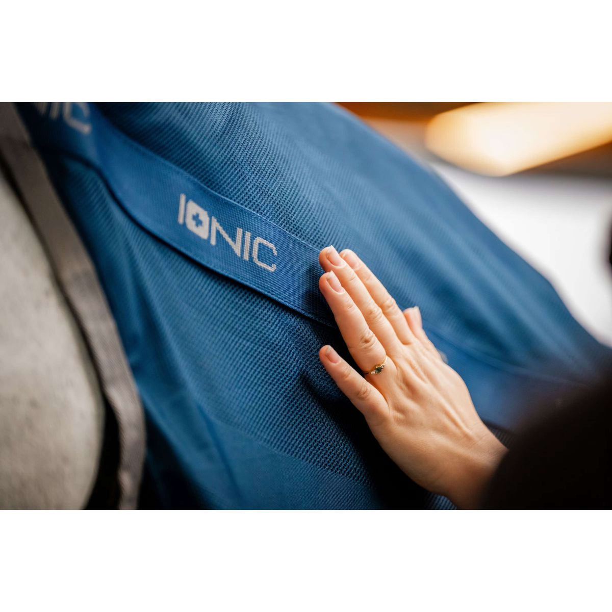 Horseware Halsstück Therapy Mesh Cooler Imperialblau/Silber/Marineblau