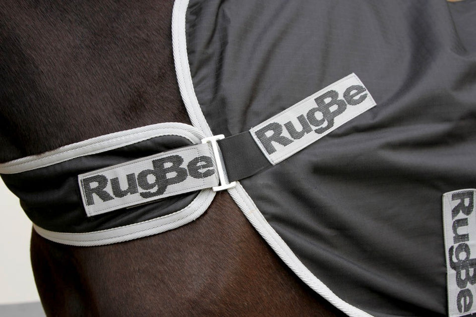 RugBe by Covalliero Führanlagendecke Schwarz