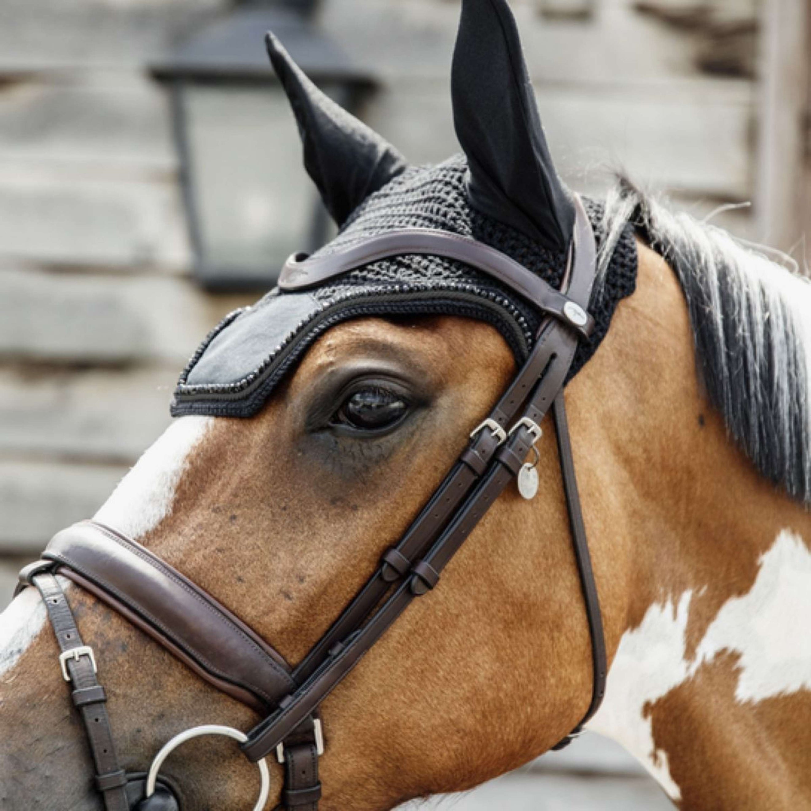 Kentucky Ohrnetz Wellington Velvet Pearls Schwarz Kentucky Ohrnetz Wellington Velvet Pearls Schwarz