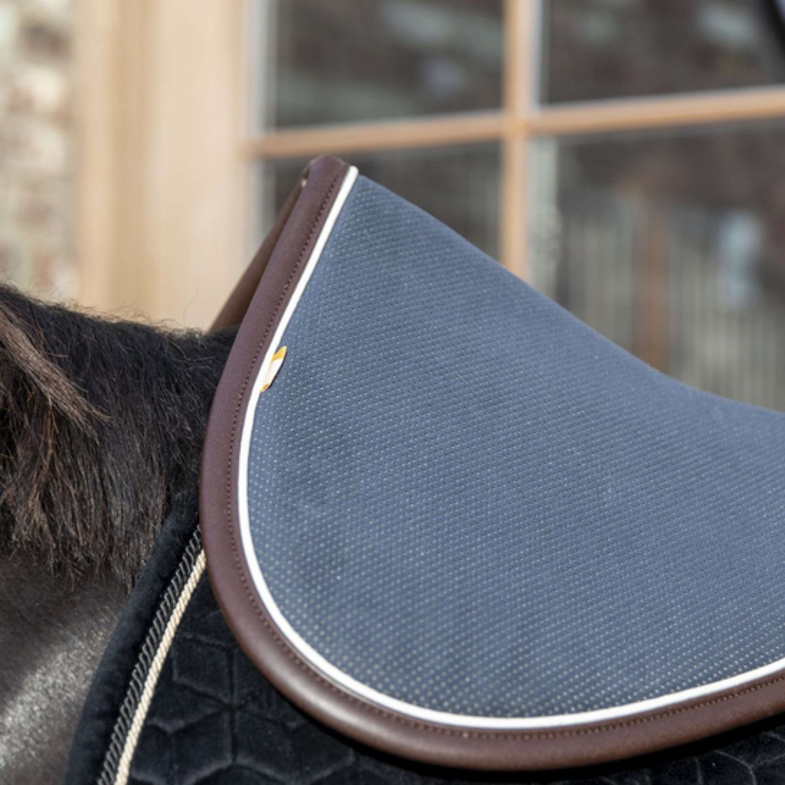 Kentucky Sattelunterleger Halfpad Anatomic Absorb Navy/White/Brown Kentucky Sattelunterleger Halfpad Anatomic Absorb Navy/White/Brown