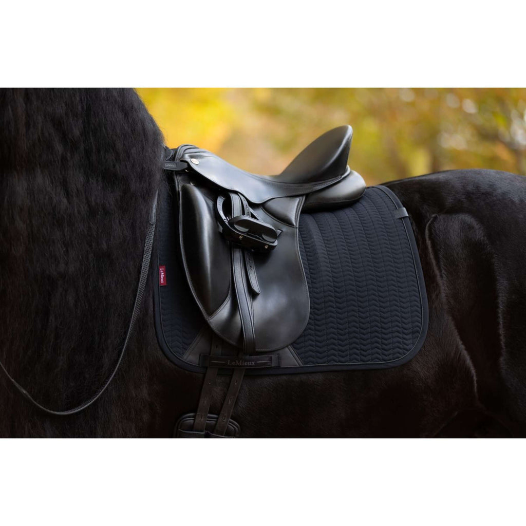 LeMieux Schabracke Essence Dressur Schwarz