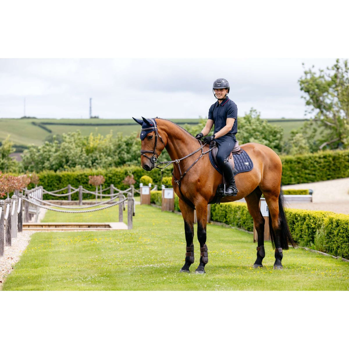 LeMieux Schabracke Loire Classic Square Close Contact Navy