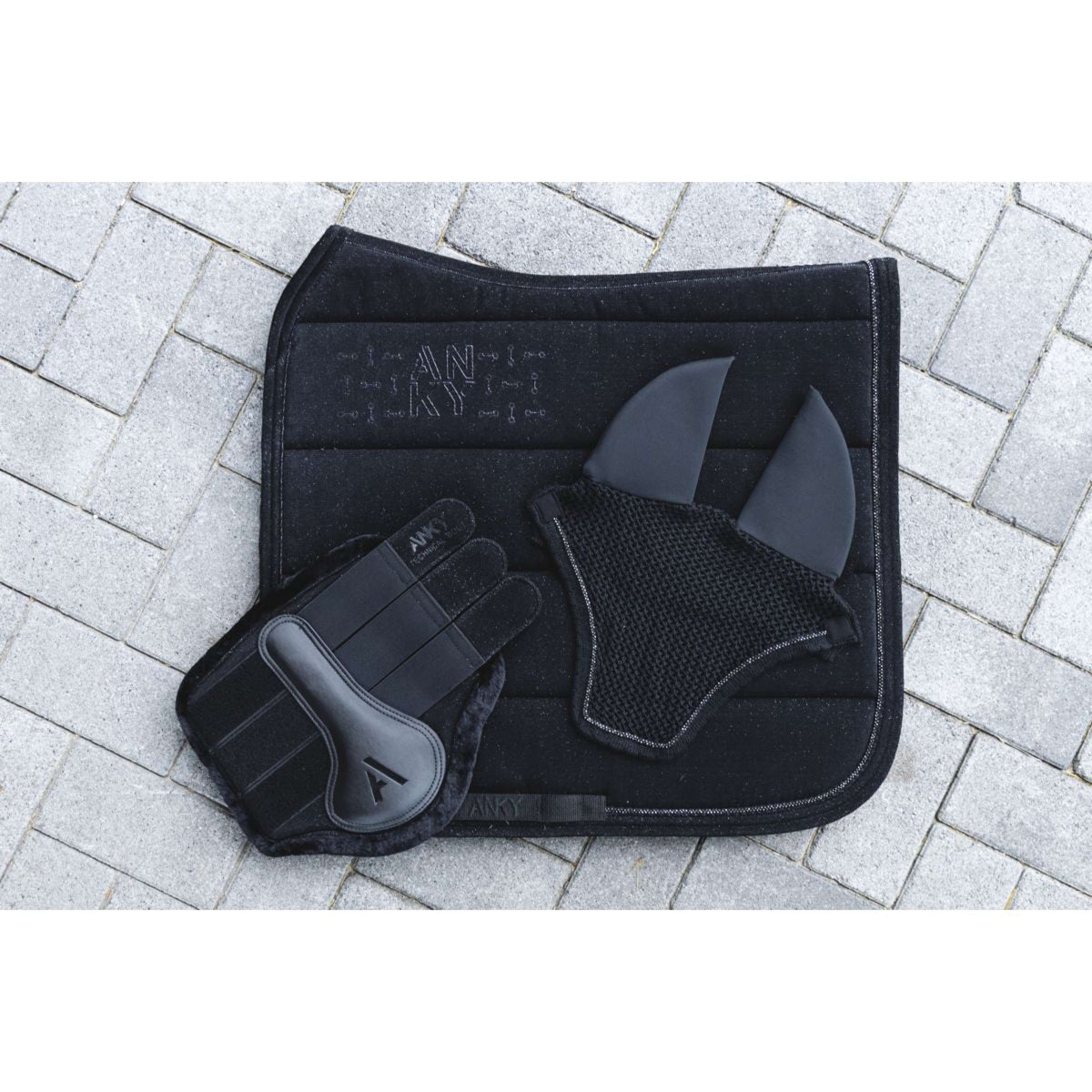 ANKY Schabracke AW25 Velvet Dressur Schwarz