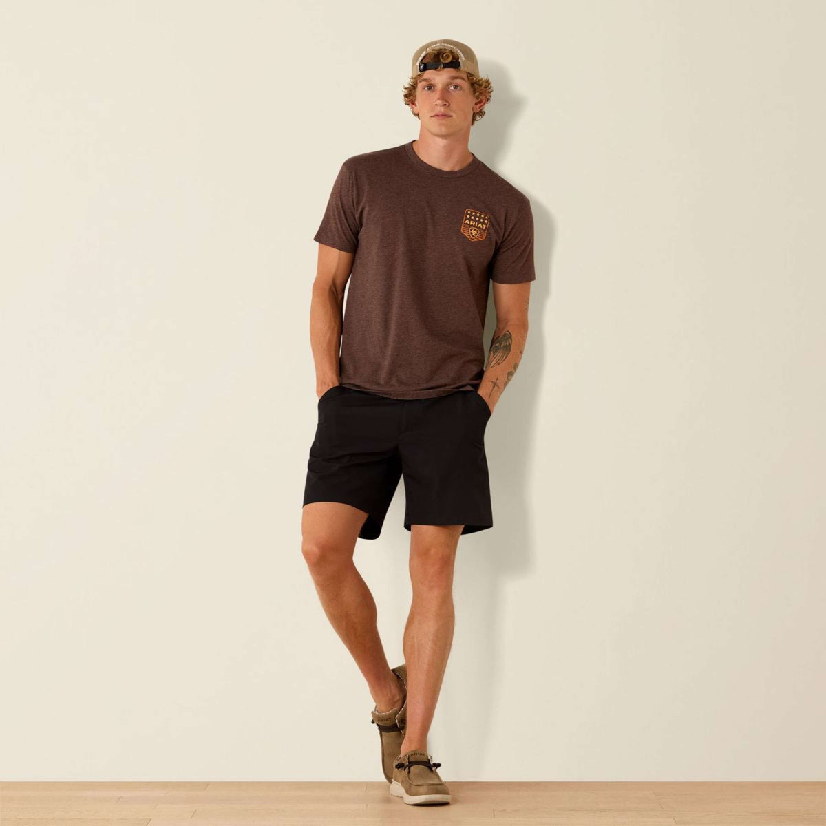 Ariat T-Shirt Strip Patriotic Badge Tee Herren Brown Heather