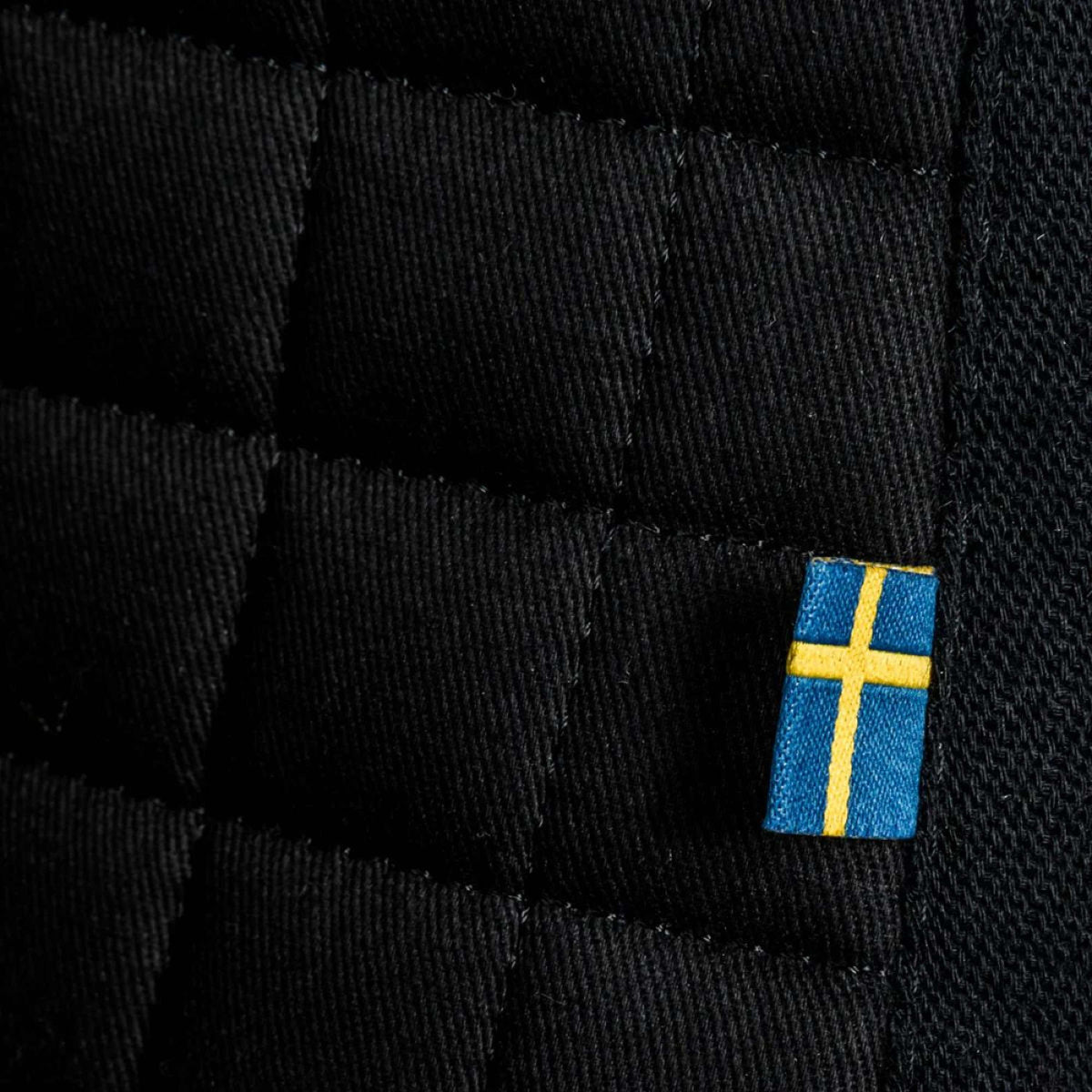 Back on Track Schabracke No. III Dressur Schwarz