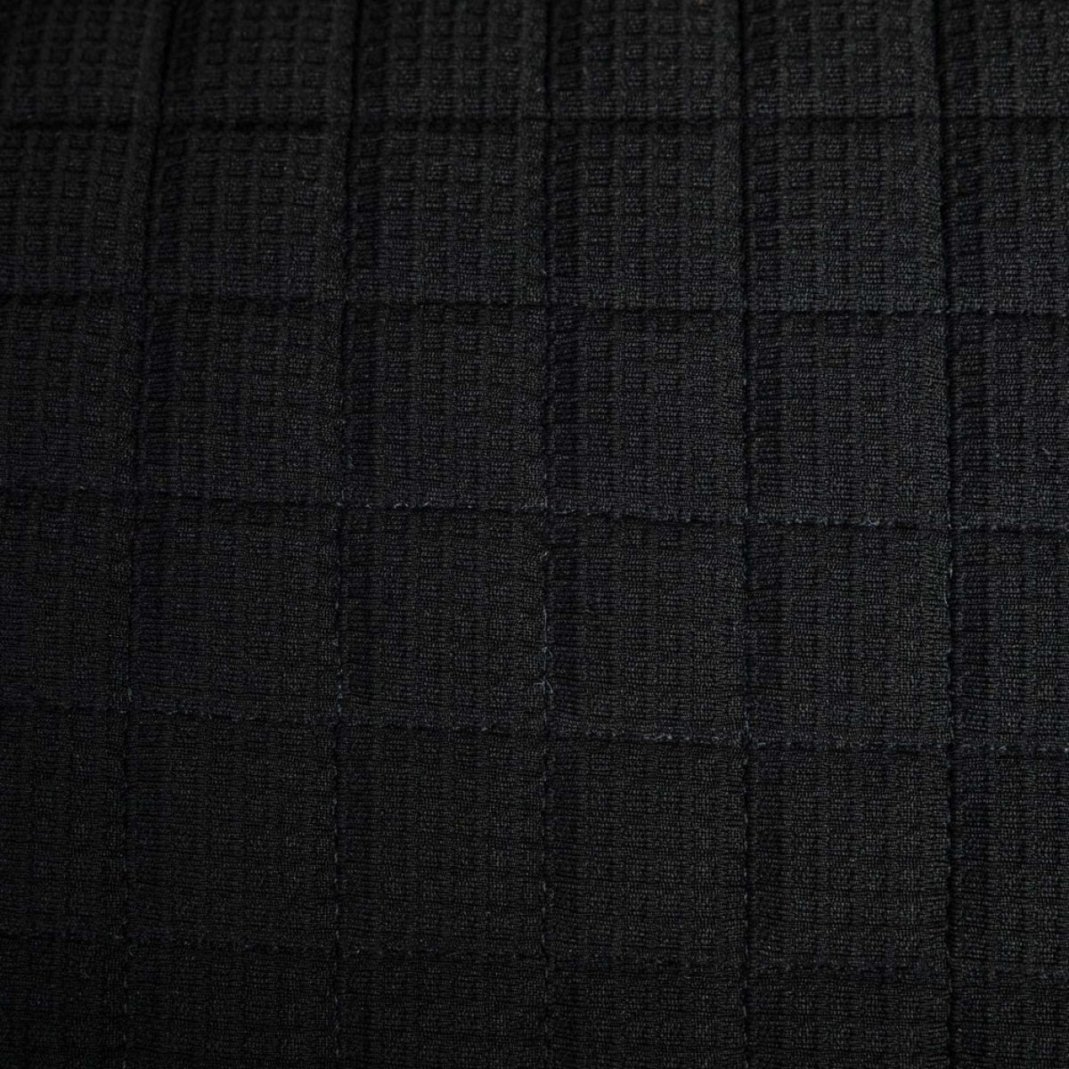 Back on Track Schabracke No. III Dressur Schwarz