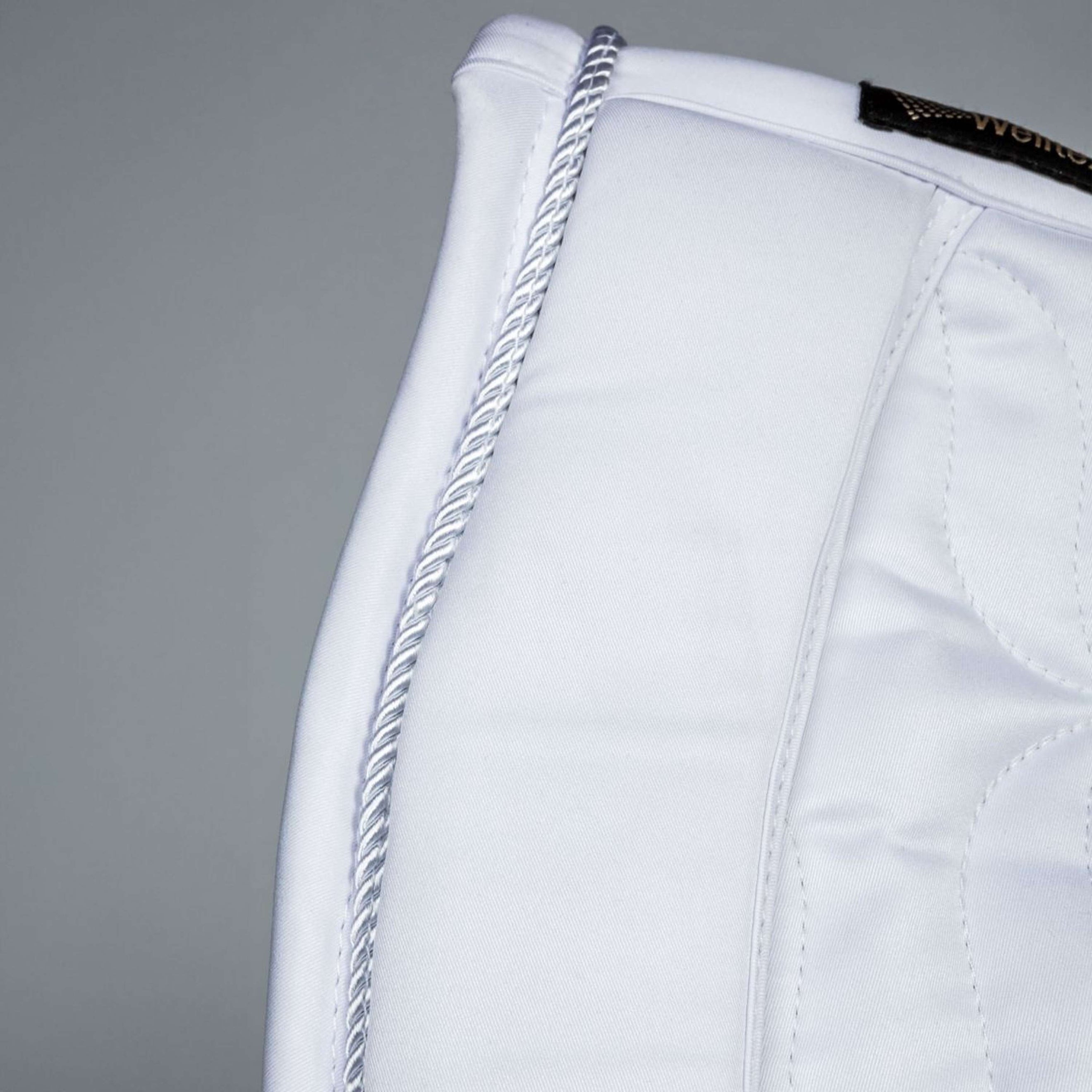 Back on Track Schabracke Deep Nights Dressur Weiß