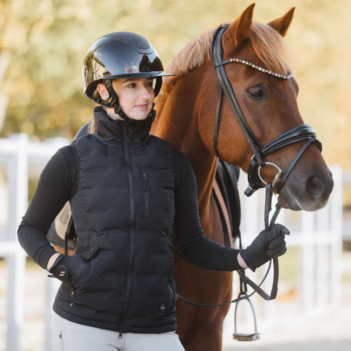 Back on Track Reithelm Caracas Schwarz