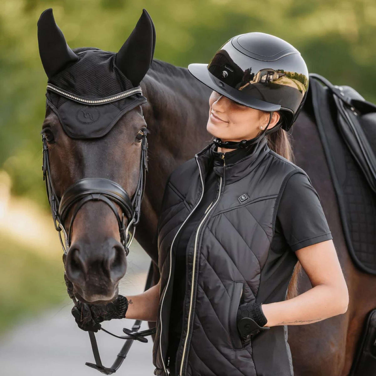 Back on Track Reithelm Strixx Schirm Glänzend Schwarz