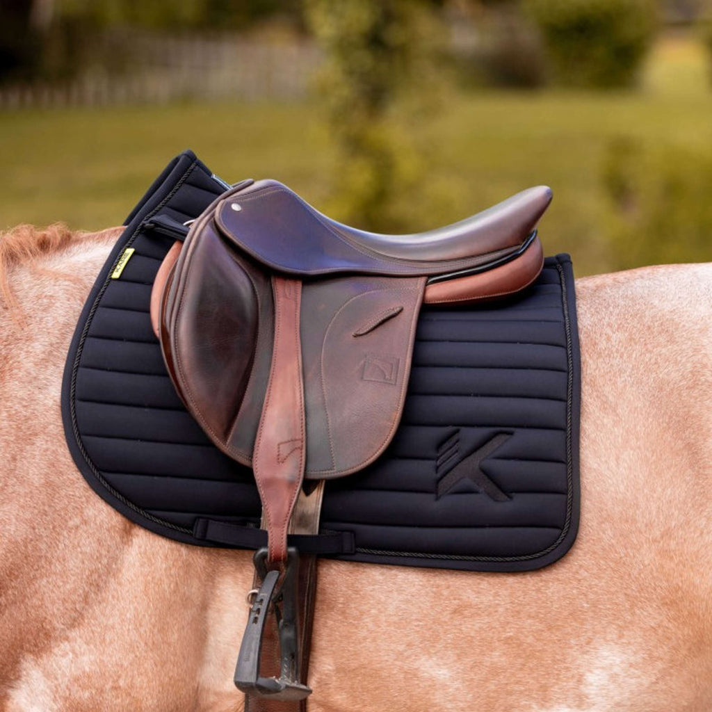 K by EQUITHÈME Schabracke Triton Springen Schwarz