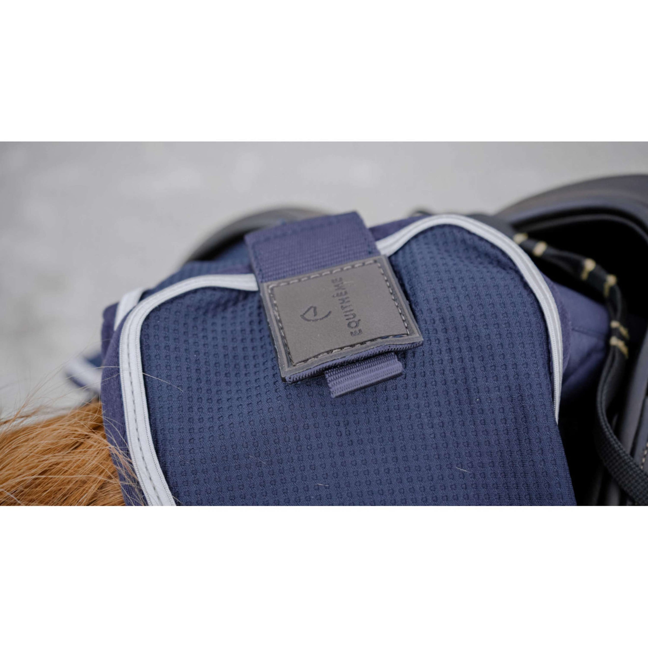 EQUITHÈME Ausreitdecke Flycool Navy/Weiß