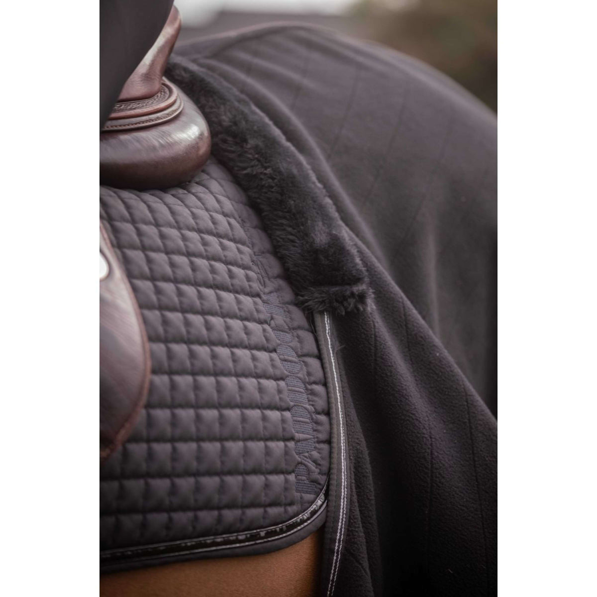 Paddock Ausreitdecke Diagonal Schwarz