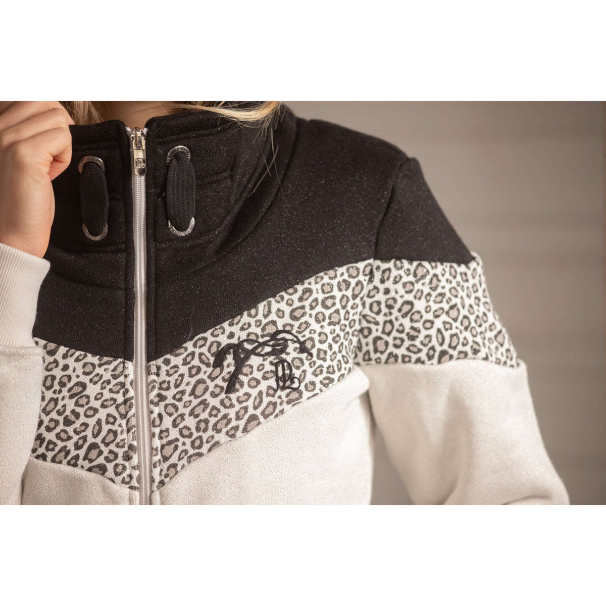 Pénélope Jacke Leonative Grau