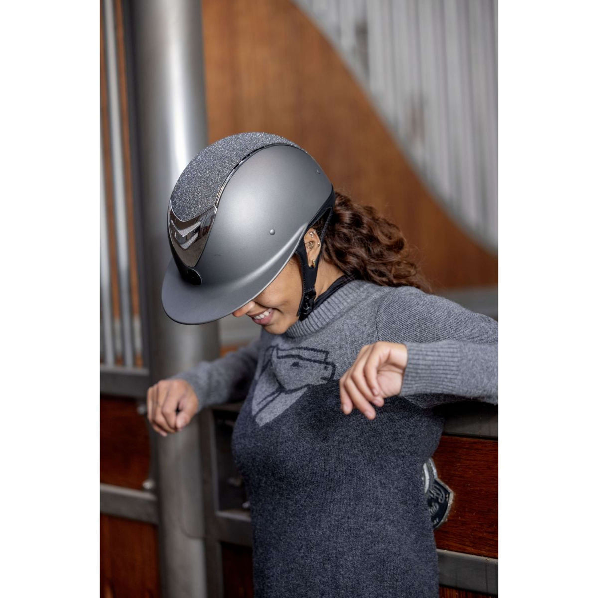 OneK Reithelm Avancé Matt Glitzersilber Grau