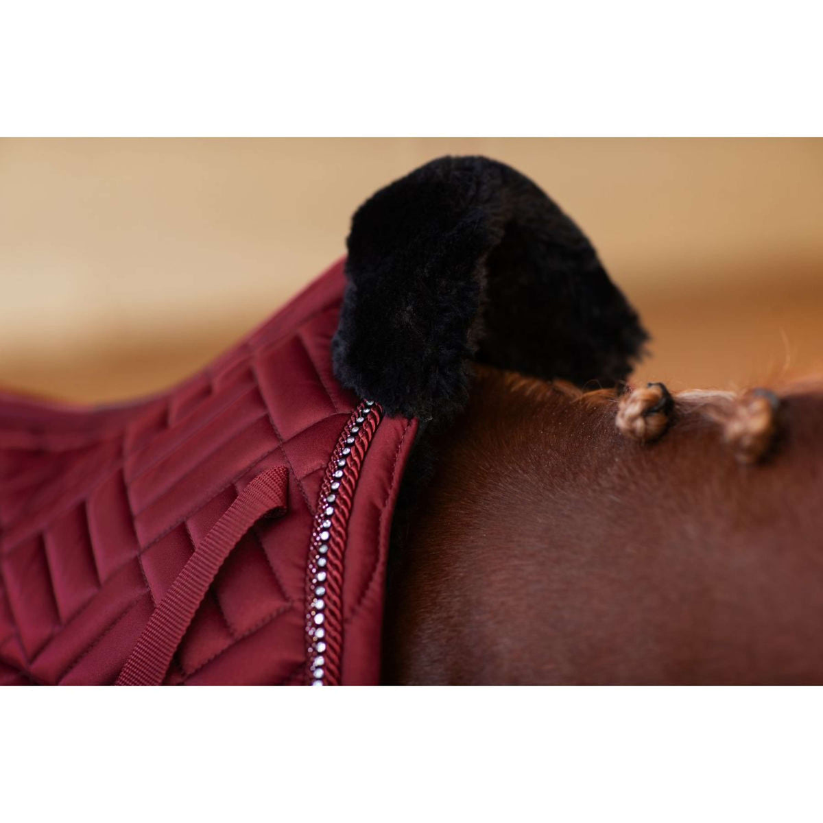 Equestrian Stockholm Schabracke Vegan Fur Springen Crystal Bordeaux