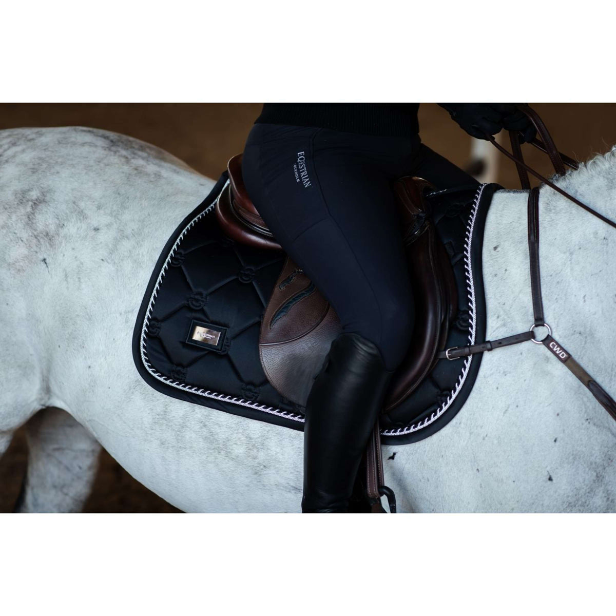 Equestrian Stockholm Schabracke Springen Black Edition