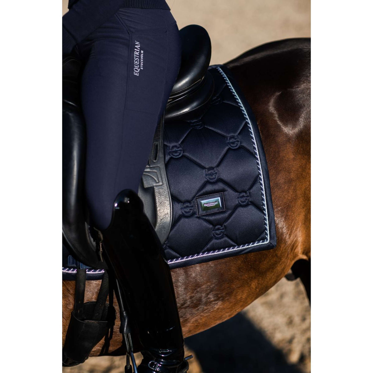 Equestrian Stockholm Schabracke Dressur Black Edition