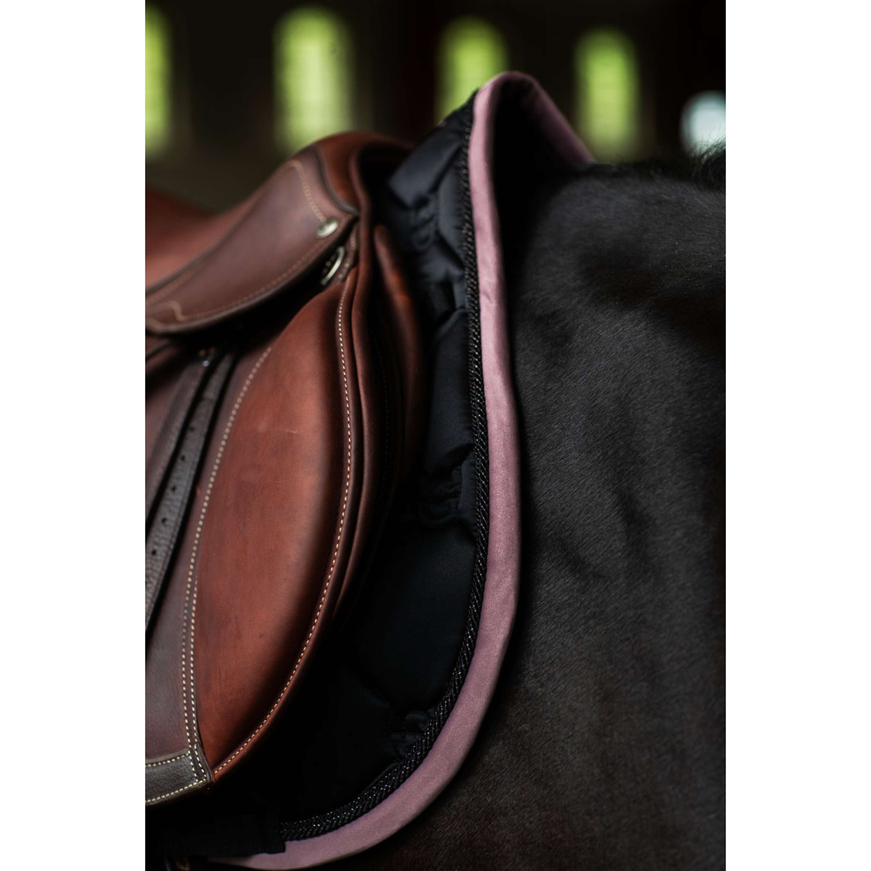 Equestrian Stockholm Schabracke Springen Schwarz/Blush