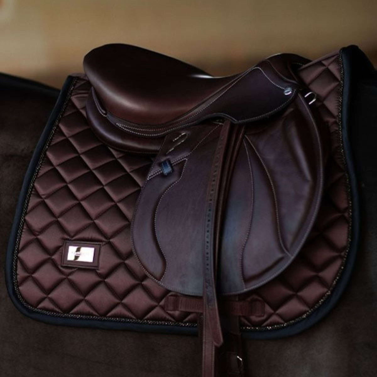 Equestrian Stockholm Schabracke Springen Endless Glow