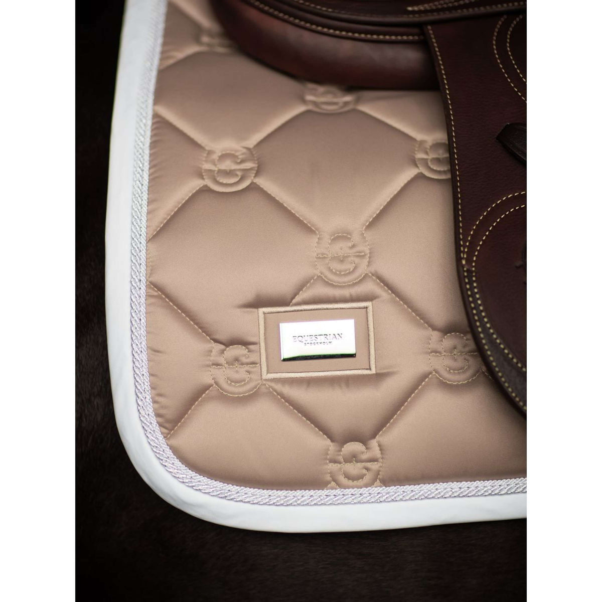 Equestrian Stockholm Schabracke Springen Sand