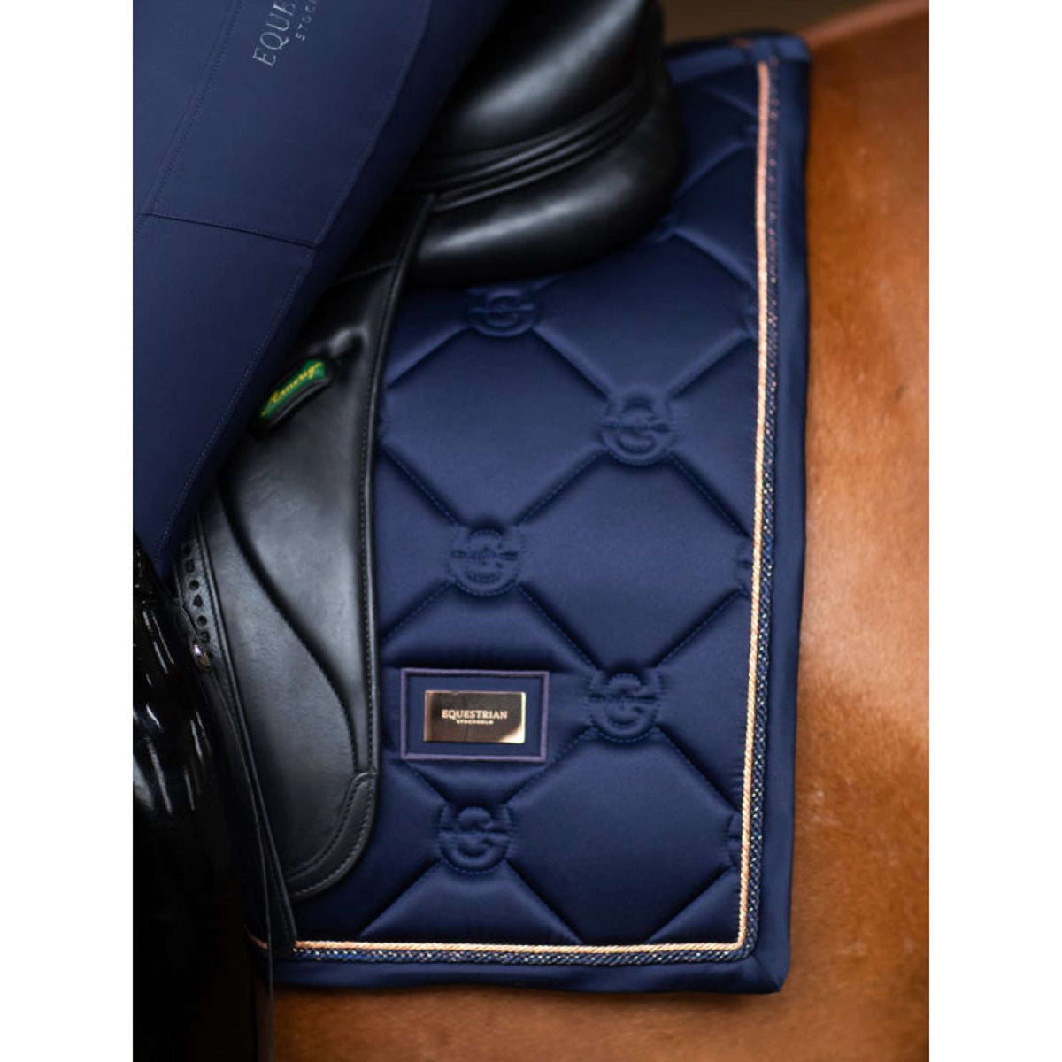 Equestrian Stockholm Schabracke Dressur Lagoon Blush