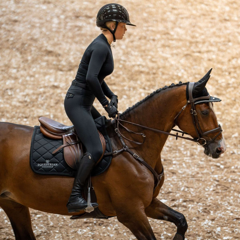 Equestrian Stockholm Schabracke Line Springen Schwarz