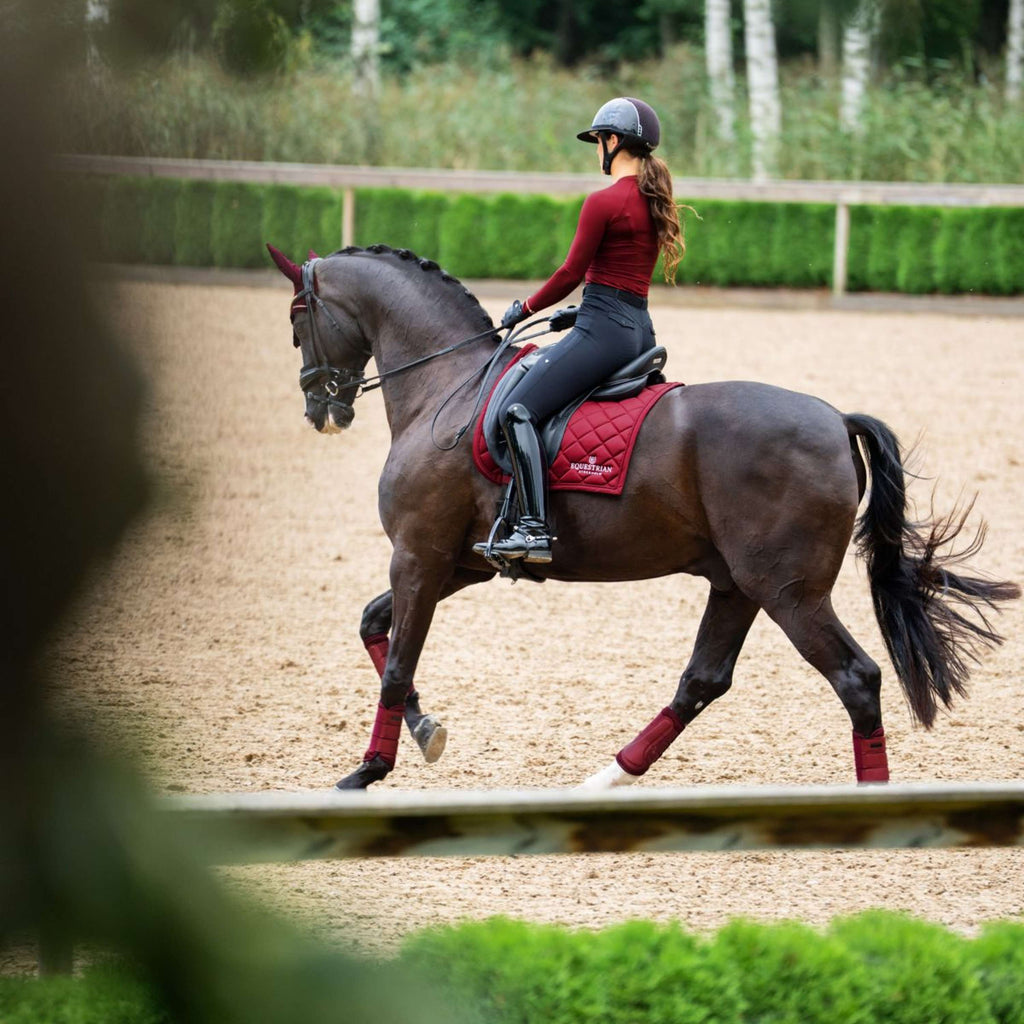 Equestrian Stockholm Schabracke Line Dressur Bordeaux