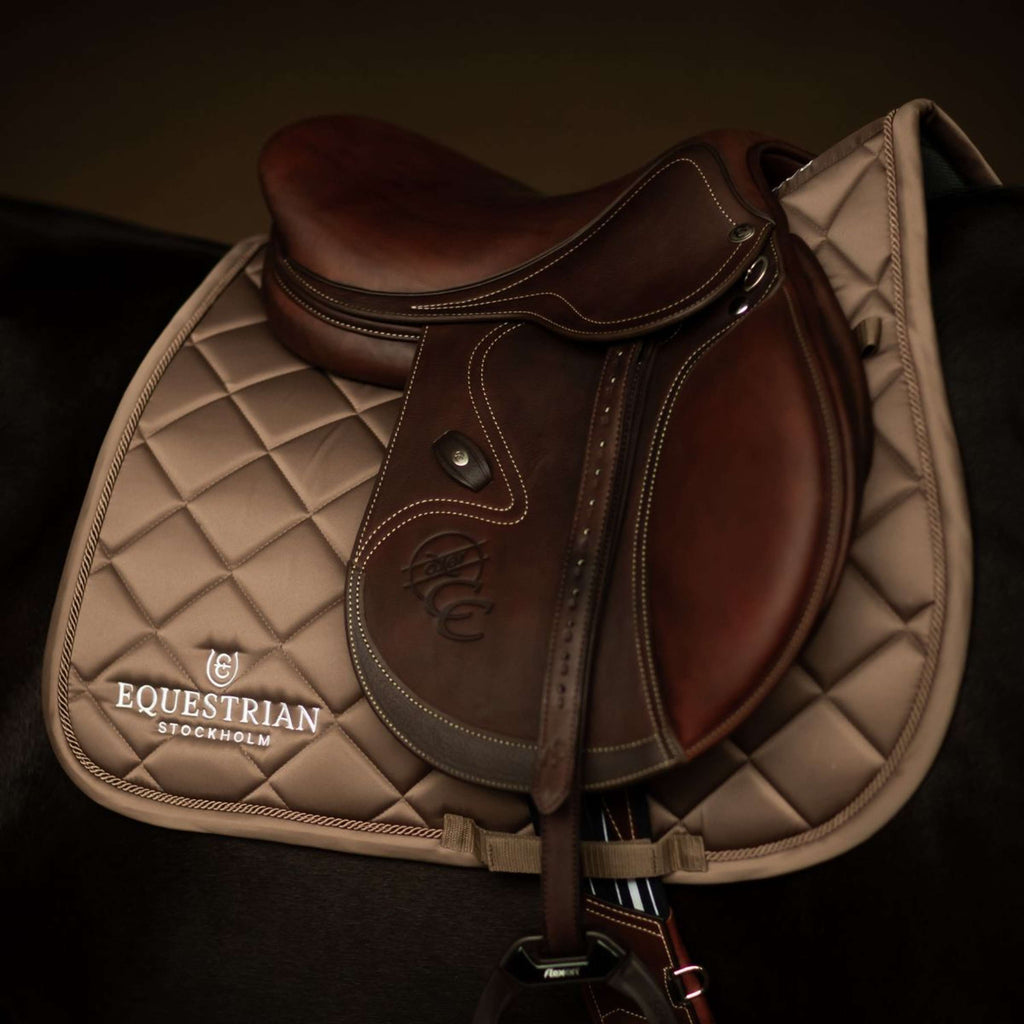 Equestrian Stockholm Schabracke Line Springen Champagne