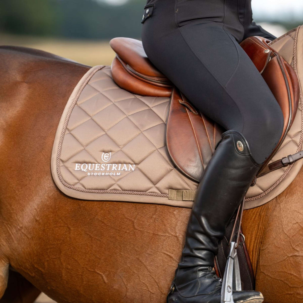 Equestrian Stockholm Schabracke Line Springen Champagne