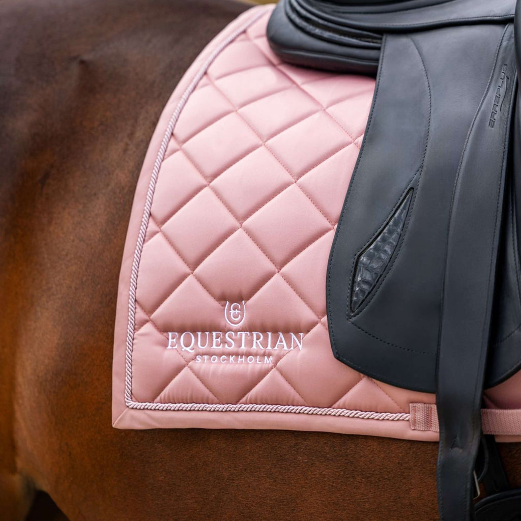 Equestrian Stockholm Schabracke Line Dressur Rosa
