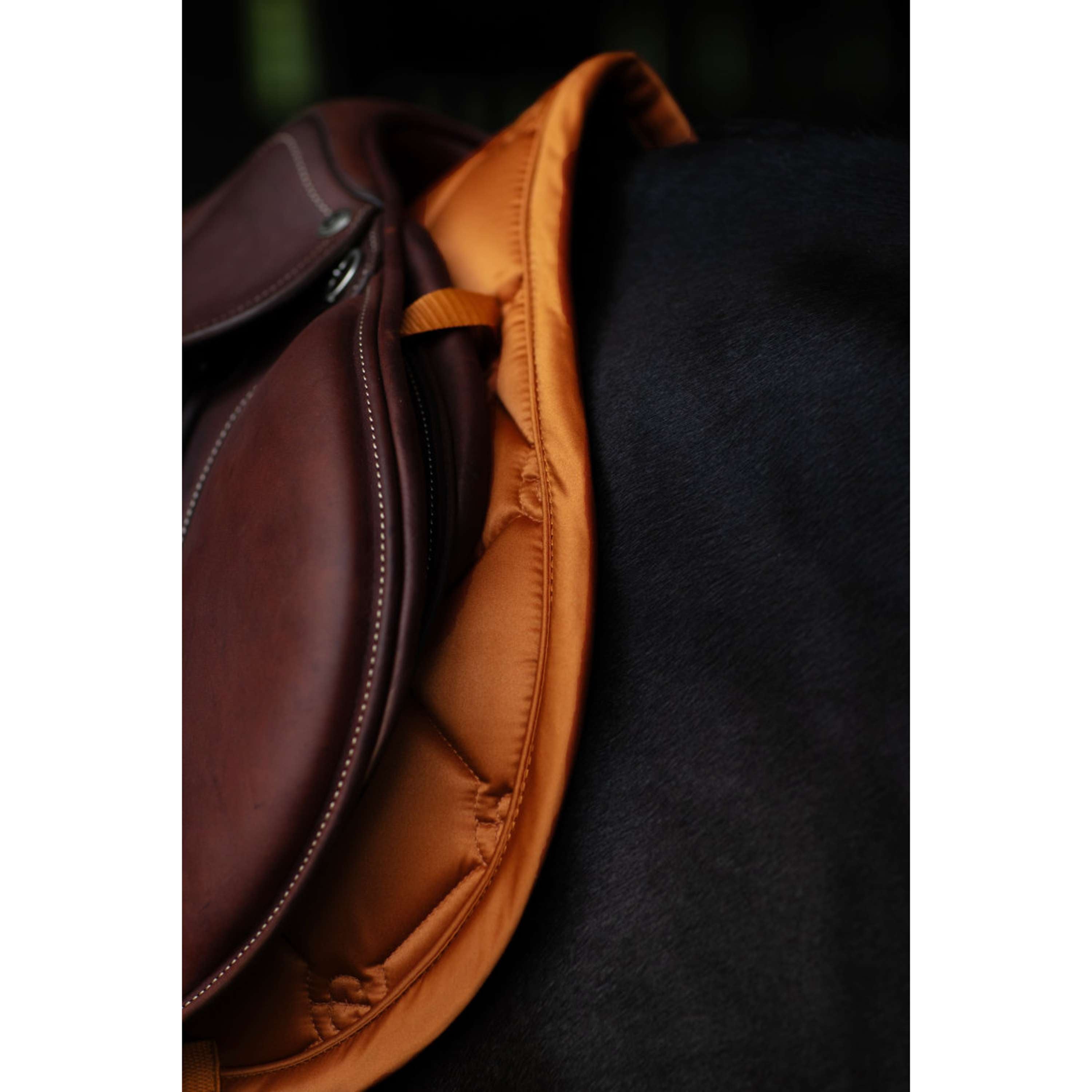 Equestrian Stockholm Schabracke Satin Springen Chestnut
