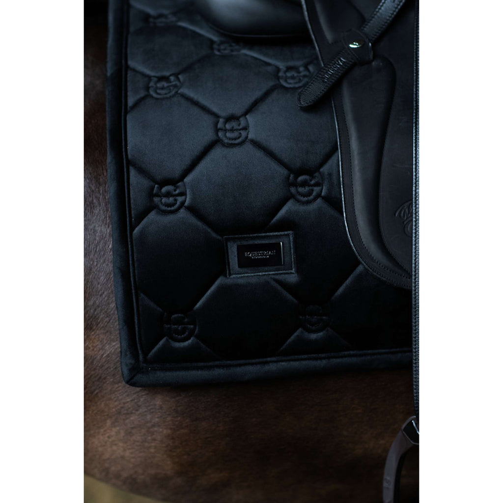 Equestrian Stockholm Schabracke Velvet Dressur Schwarz