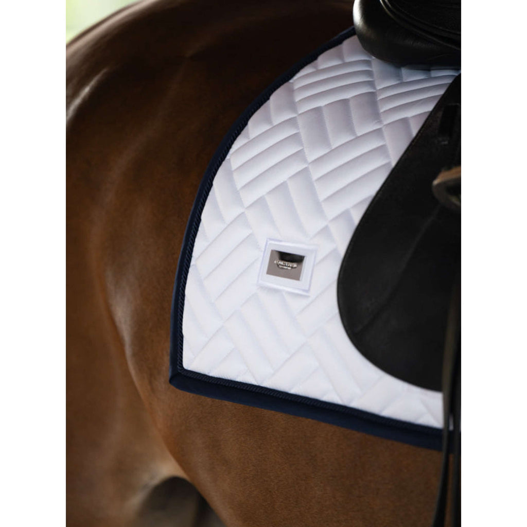 Equestrian Stockholm Schabracke Modern Dressur Weiß/Navy