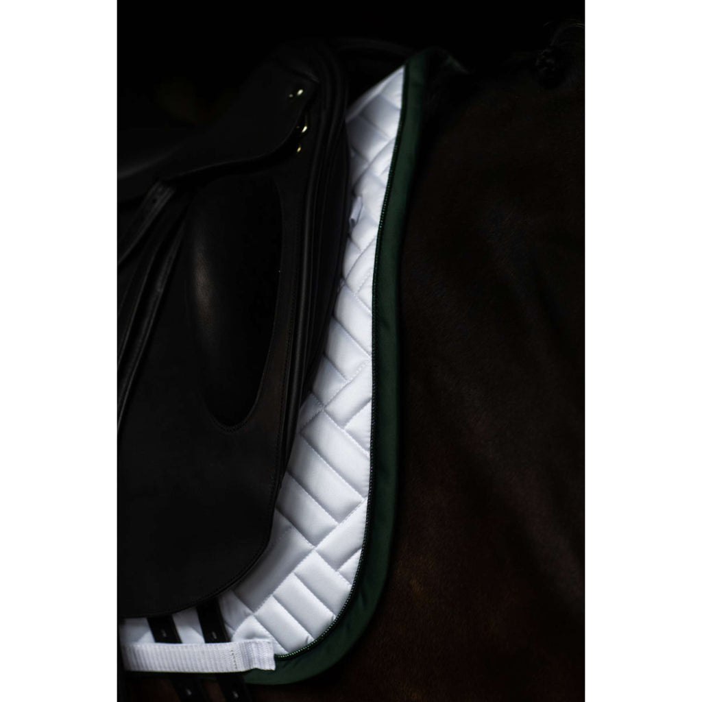 Equestrian Stockholm Schabracke Modern Dressur Weiß/Sycamore Green