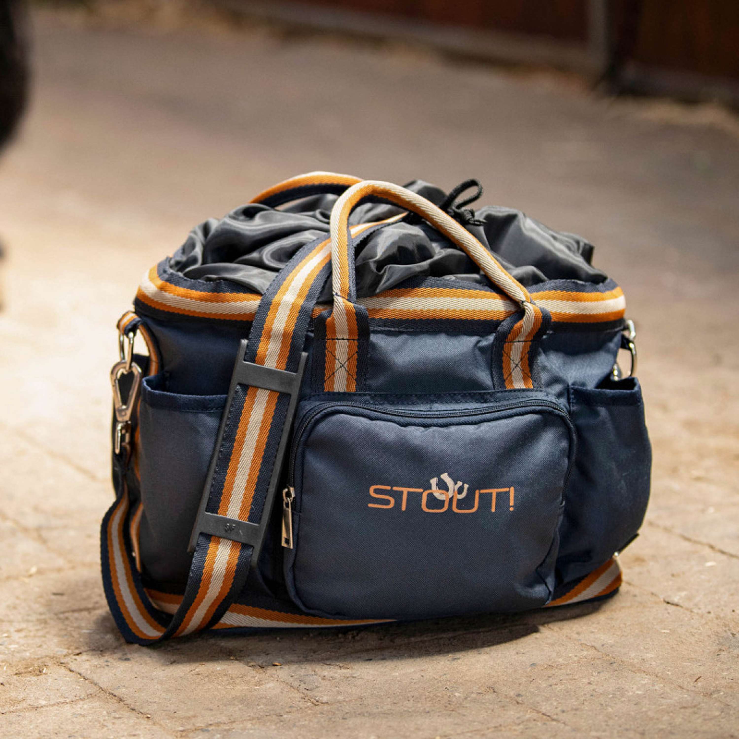 Harry's Horse Putztasche STOUT! Maverick Gefüllt Total Eclipse