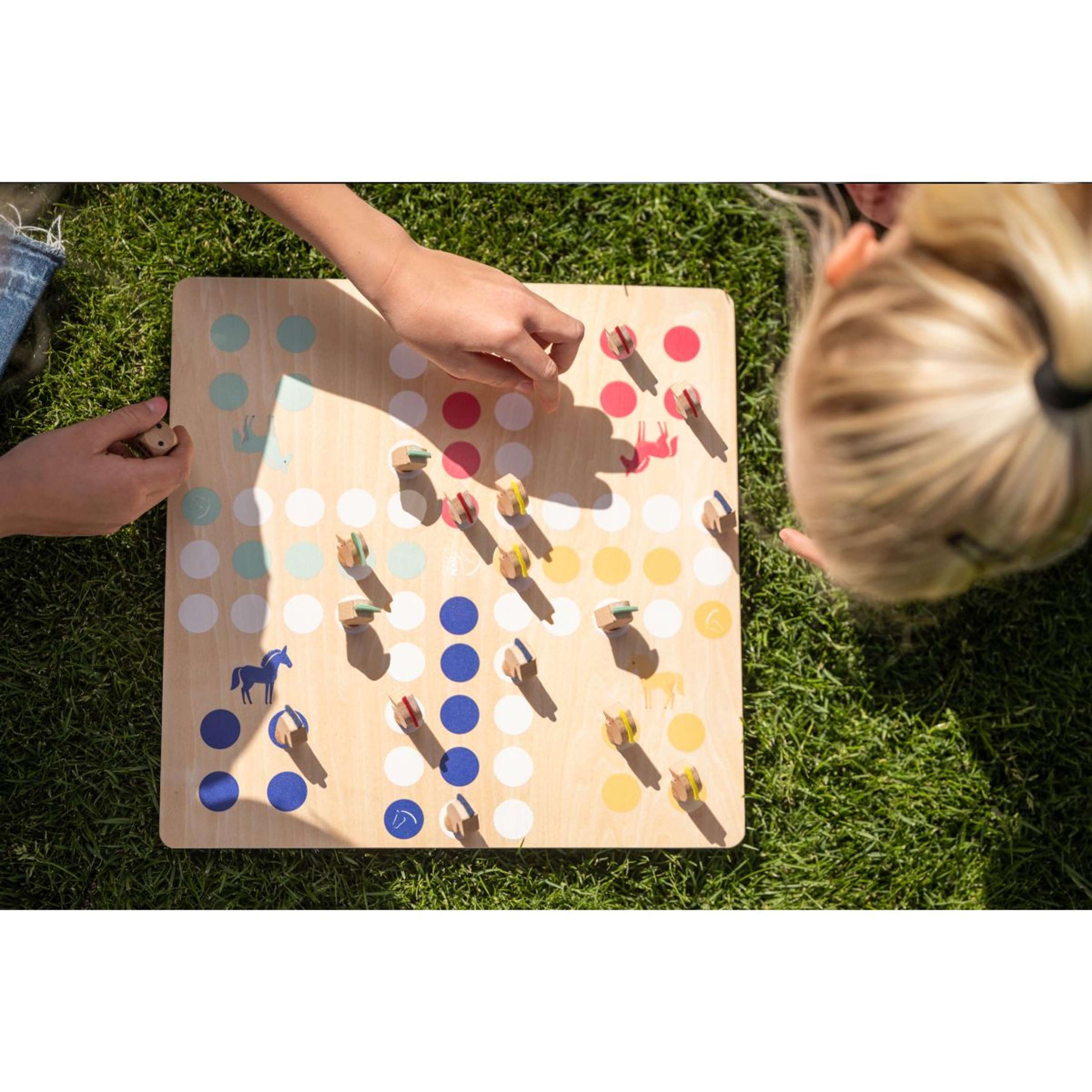 HKM Brettspiel Off to the Stable