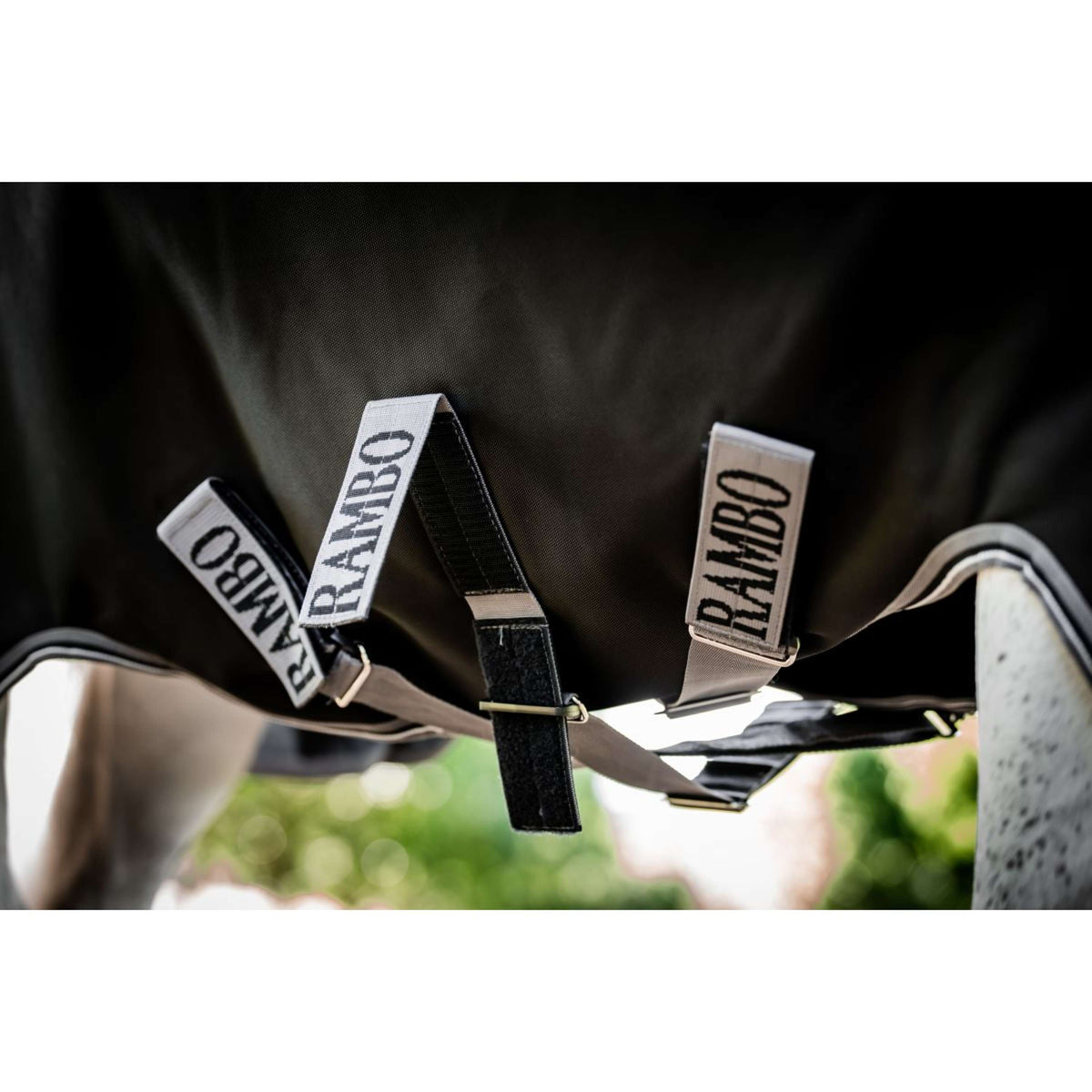 Rambo Turnout Rug 1680D Varilayer 450g Black/Thunderstorm Grey/Silver