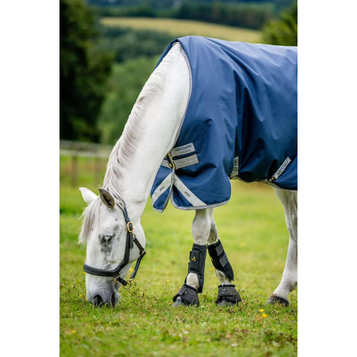 Amigo Turnout Medium Bravo 12 250g Navy/Titanium Grey