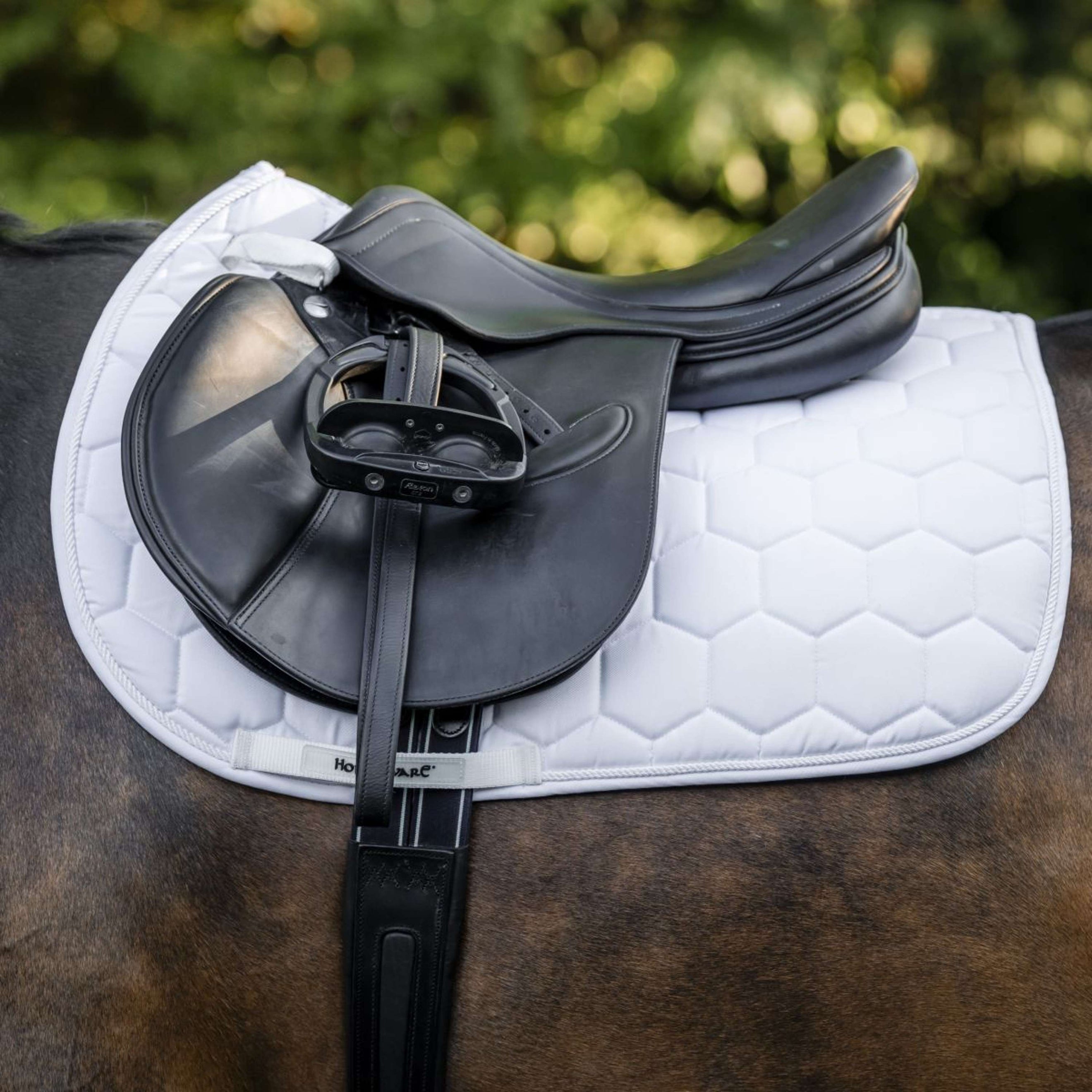 Horseware Schabracke Ionic Close Contact Weiß Horseware Schabracke Ionic Close Contact Weiß