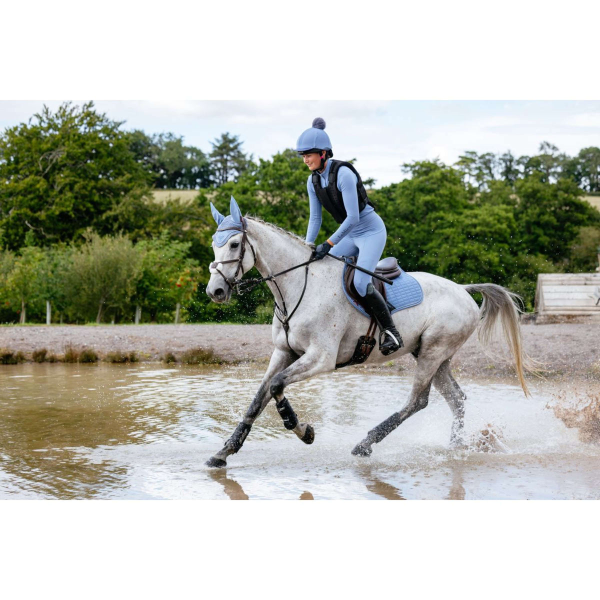 LeMieux Schabracke Suede Close Contact Square Springen Powder Blue